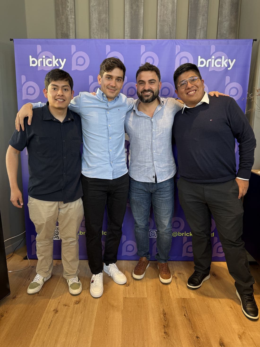 El equipo de Bricky en las oficinas de Grupo Canter
