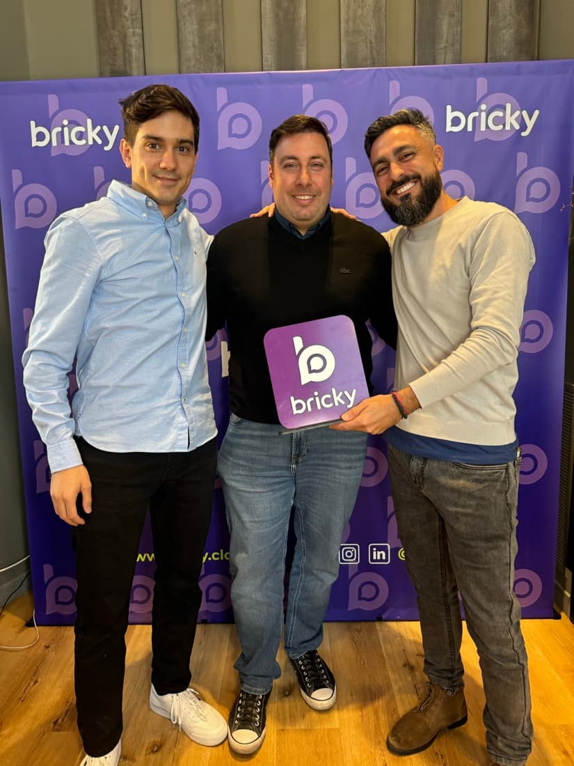 El equipo de Bricky con Must Brokers